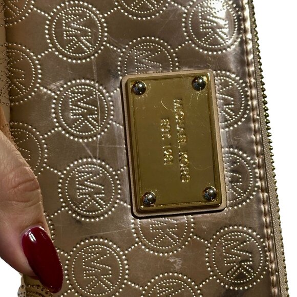 ✨ Michael Kors Signature Metallic Zip Around Wallet - Bronze/Gold ✨ - Picture 6 of 7